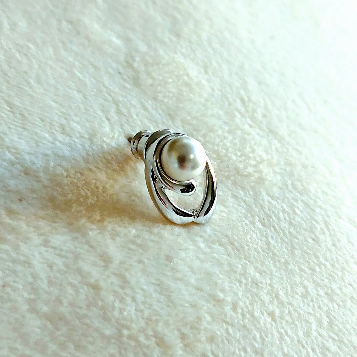 Shimmering pearls with 925 sterling silver