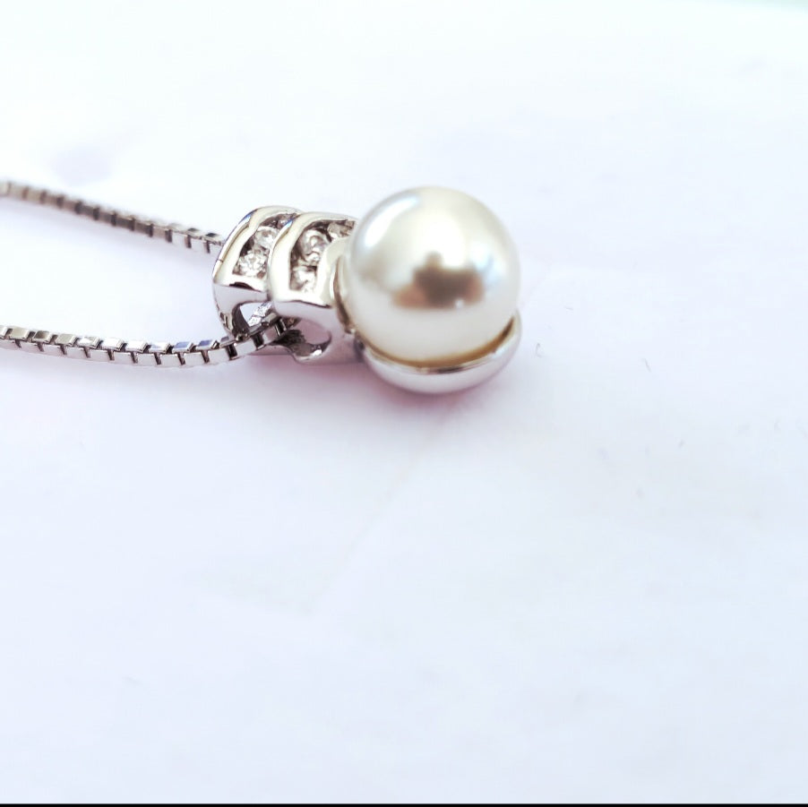 Minimalist Pearl Set in 925 Sterling Silver