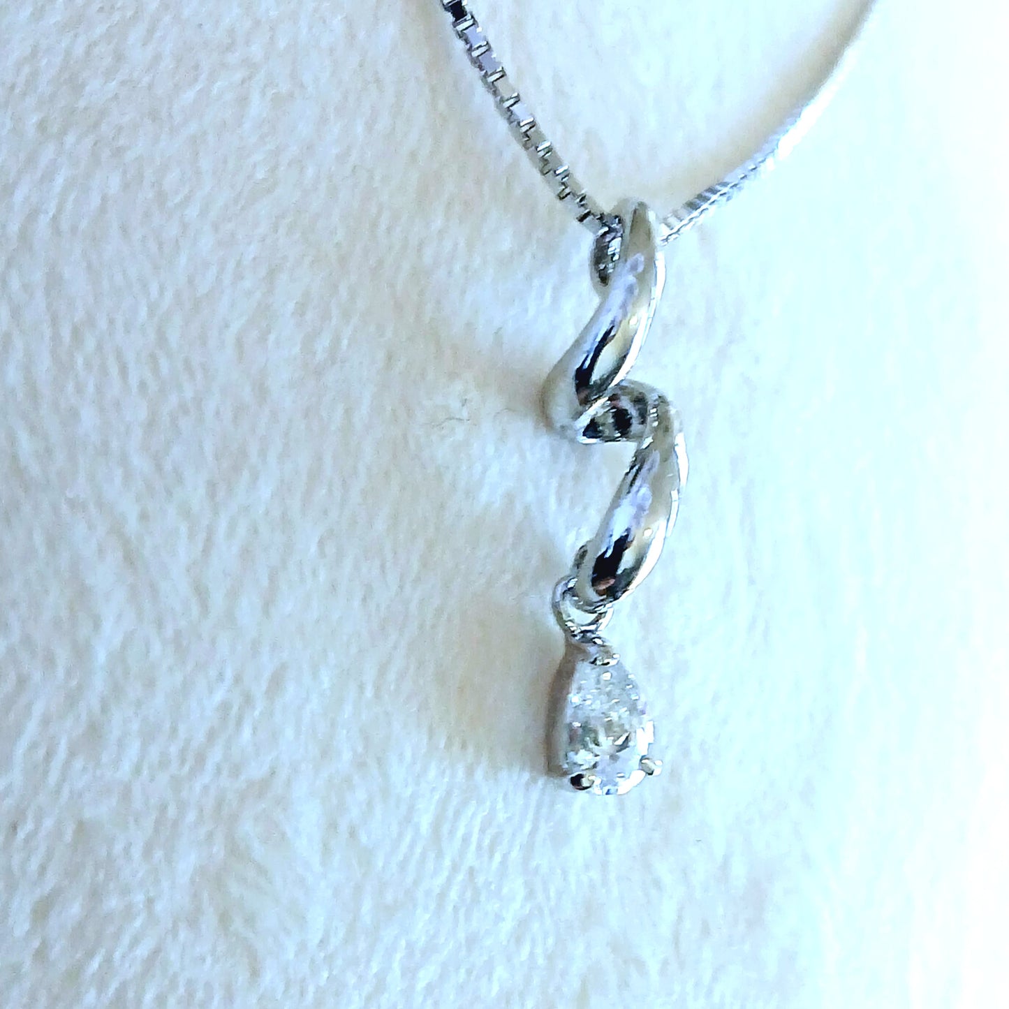 Serpenti tear drop earring and pendant set in 925 sterling silver
