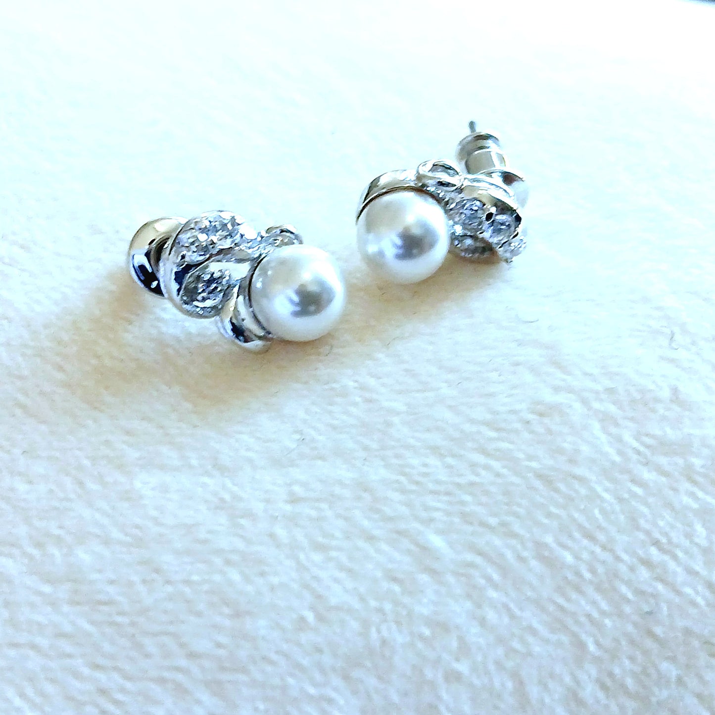 Earring and pendant pearl set with 925 sterling silver