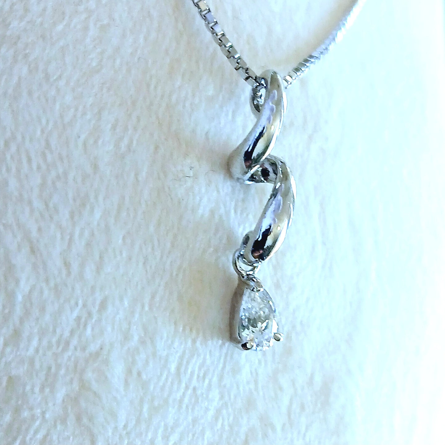 Serpenti tear drop earring and pendant set in 925 sterling silver