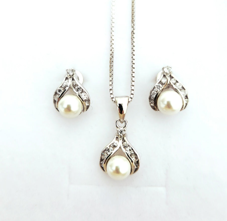 'Silva-drop' minimalist and elegant everyday wear...