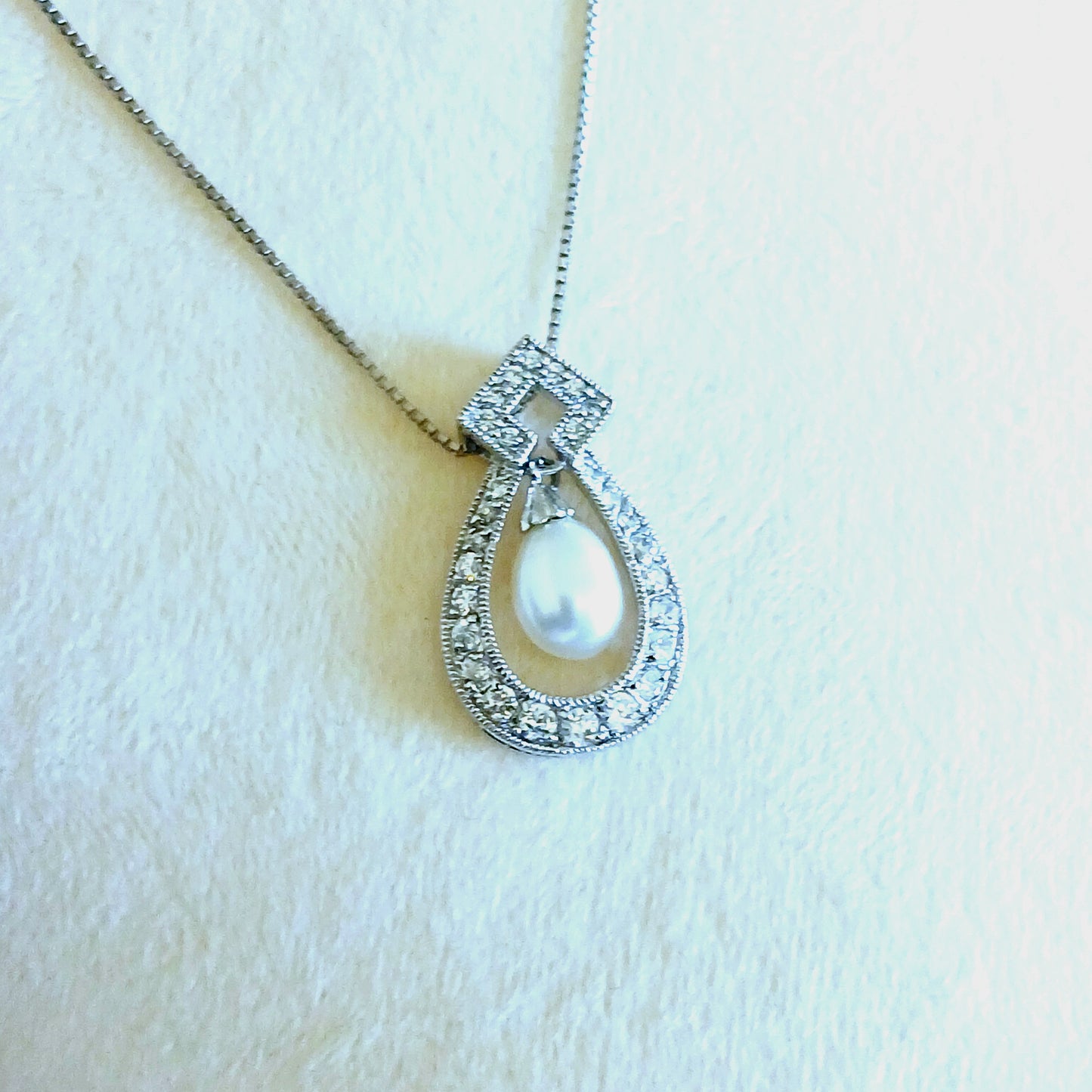 Tear-drop elegance