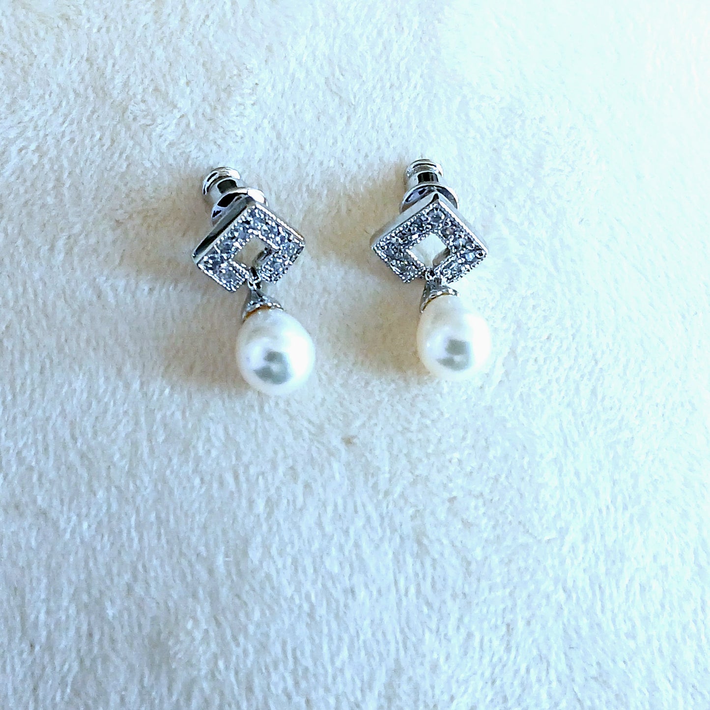 Tear-drop elegance