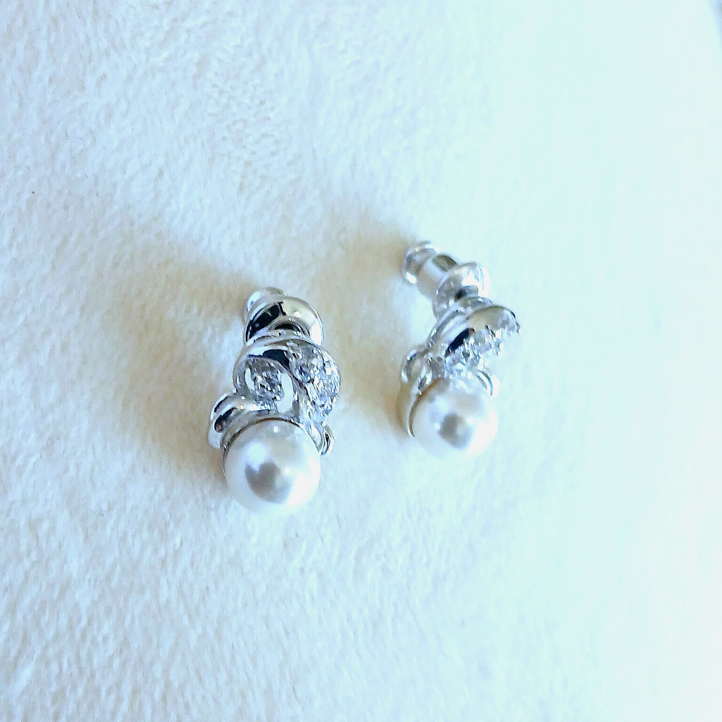 Earring and pendant pearl set with 925 sterling silver